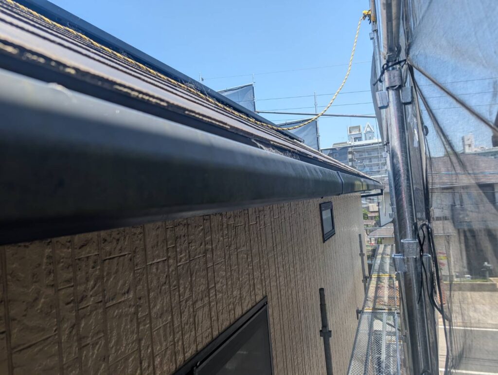 北九州市八幡区 T様邸 雨樋・破風・屋根板金塗装｜錆止めから仕上げまで丁寧な施工事例